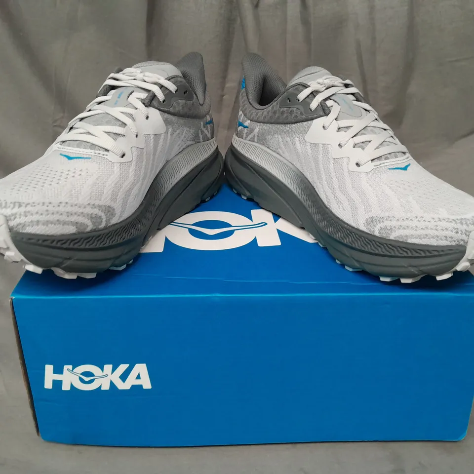 BOXED PAIR OF HOKA CHALLENGER ATR 7 SHOES IN GREY/BLUE UK SIZE 9