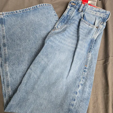 DIESEL 1996 RELAXED FIT JEANS IN BLUE - W26L32