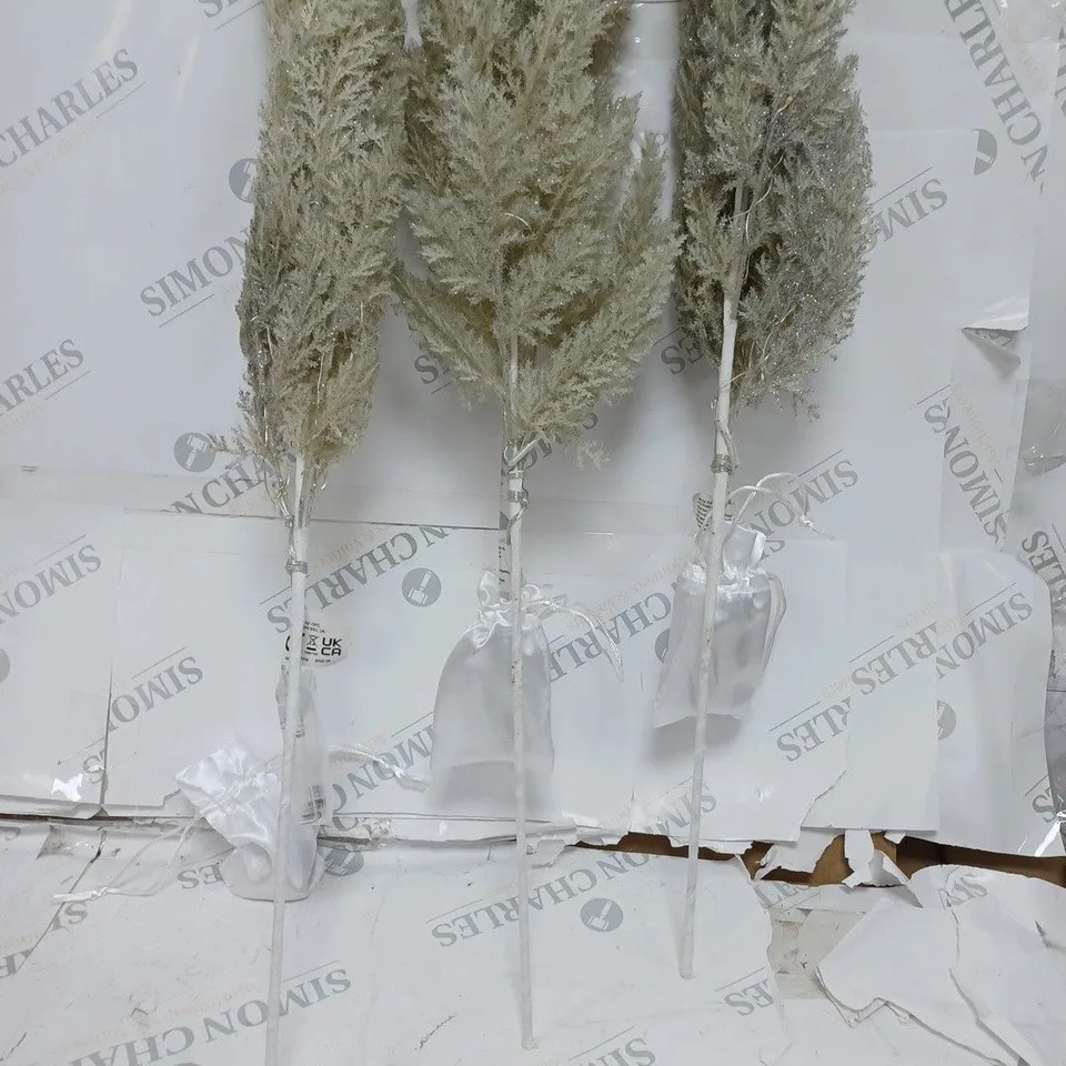 JM BY JULIEN MACDONALD SET OF 3 PRE-LIT GLITTER STEMS