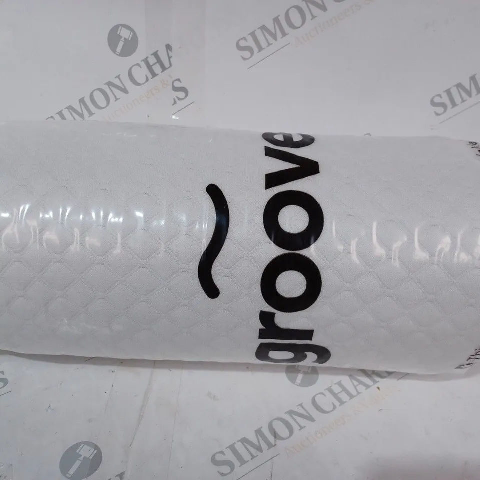 BOXED GROOVE PILLOW