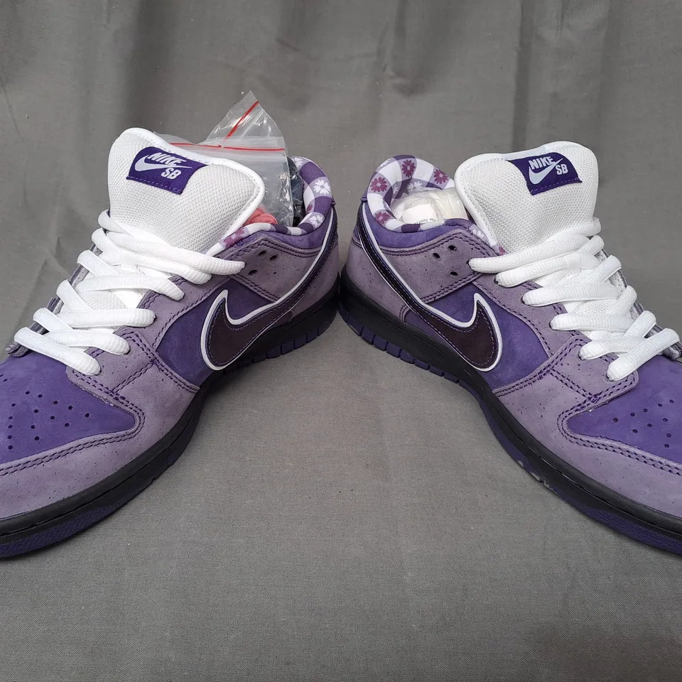 BOXED PAIR OF NIKE SB SHOES IN PURPLE UK SIZE 8