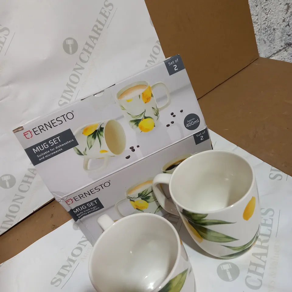 SET OF 2 LEMON DESIGNED MUGS 
