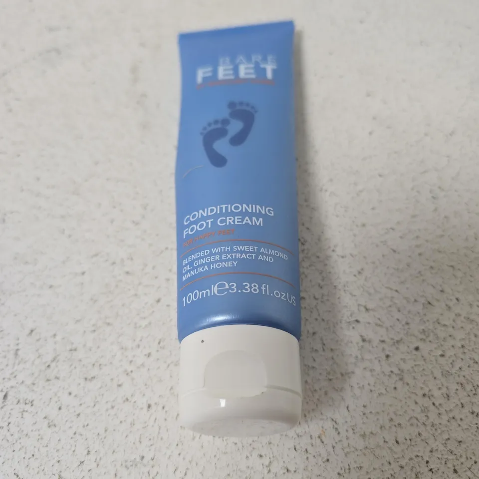 BOX OF APPROXIMATELY 20 ASSORTED ITEMS INCLUDING BARE FEET FOOT CREAM AND MOTION SENSOR LIGHTS