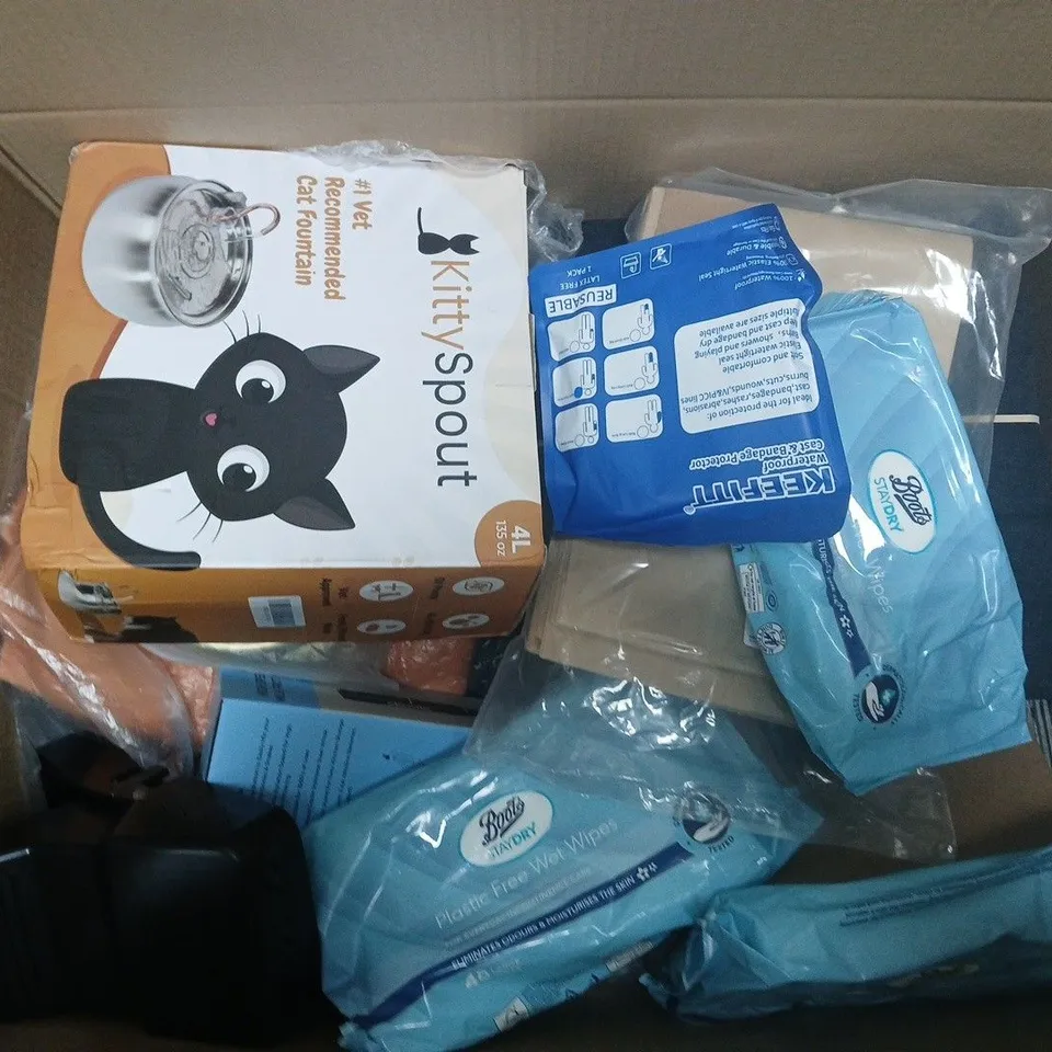 APPROXIMATELY 15 ASSORTED HOUSEHOLD PRODUCTS TO INCLUDE KITTYSPOUT CAT FOUNTAIN, PLASTIC FREE WET WIPES, 150CM SHOWER TUBES, ETC