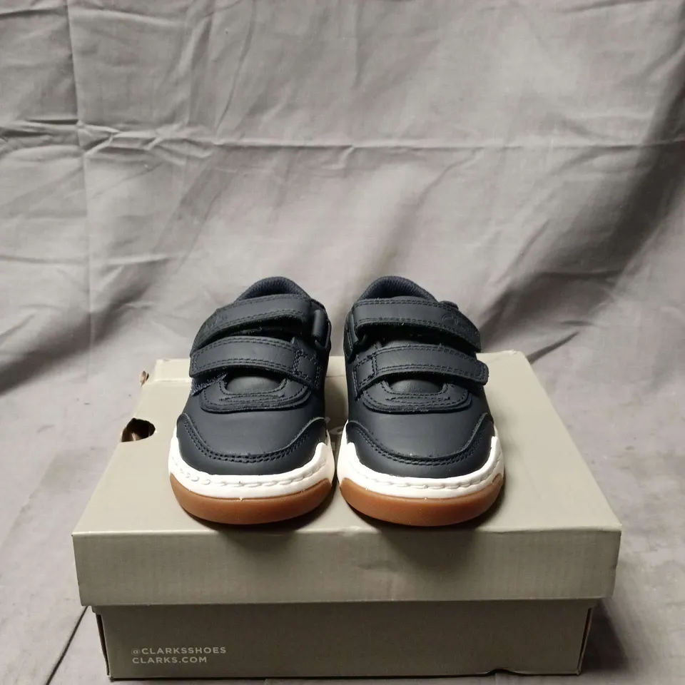 BOXED PAIR OF CLARKS URBAN SOLO K NAVY VELCRO KIDS' SHOES, UK 7 (EU 24)