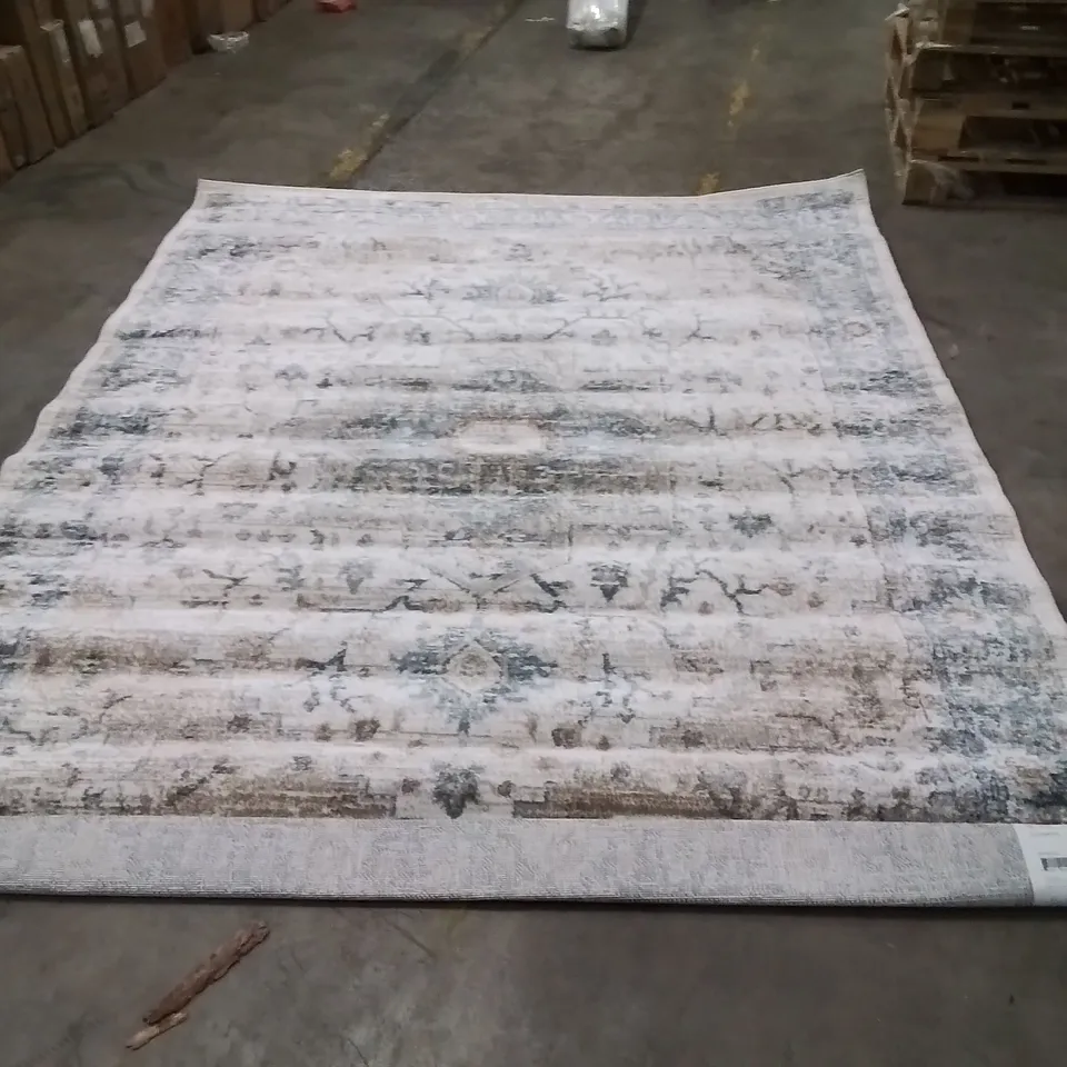 QUALITY DESIGNER AREA RUG APPROXIMATELY 275X200CM