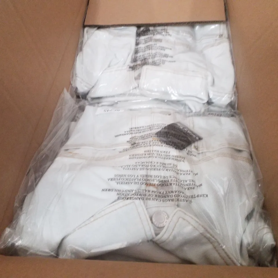 BOX CONTAINING APPROXIMATELY 5 BRAND NEW SIMPLY BE BLEACH WASH DENIM PLAYSUITS - SIZE 18