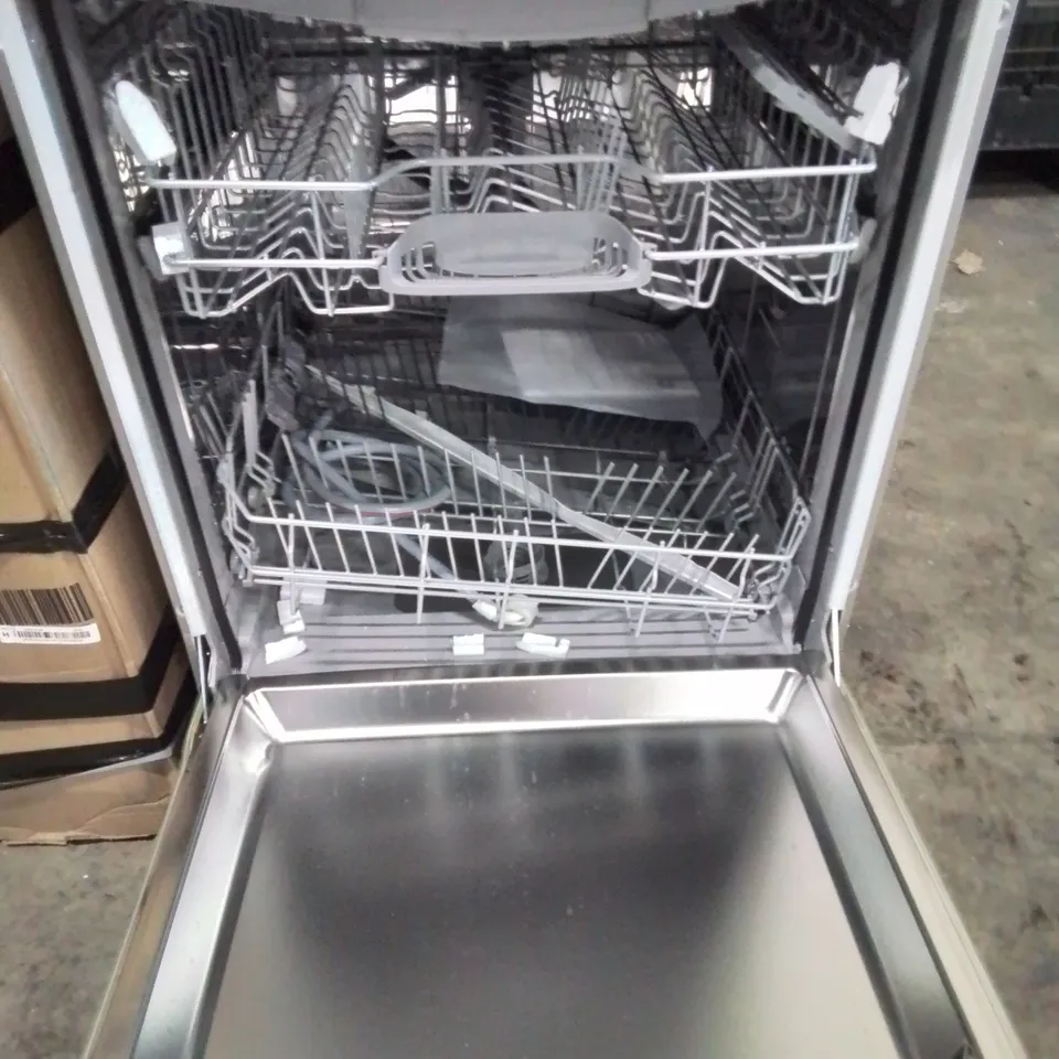 BOSH SERIES 2 DISHWASHER IN SILVER 