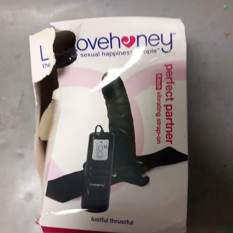 BOXED LOVEHONEY PERFECT PARTNER 6" VIBRATING STRAP ON