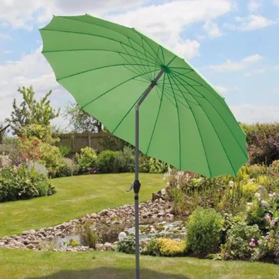 BOXED SHANGHAI 270CM TILT MARKET PARASOL