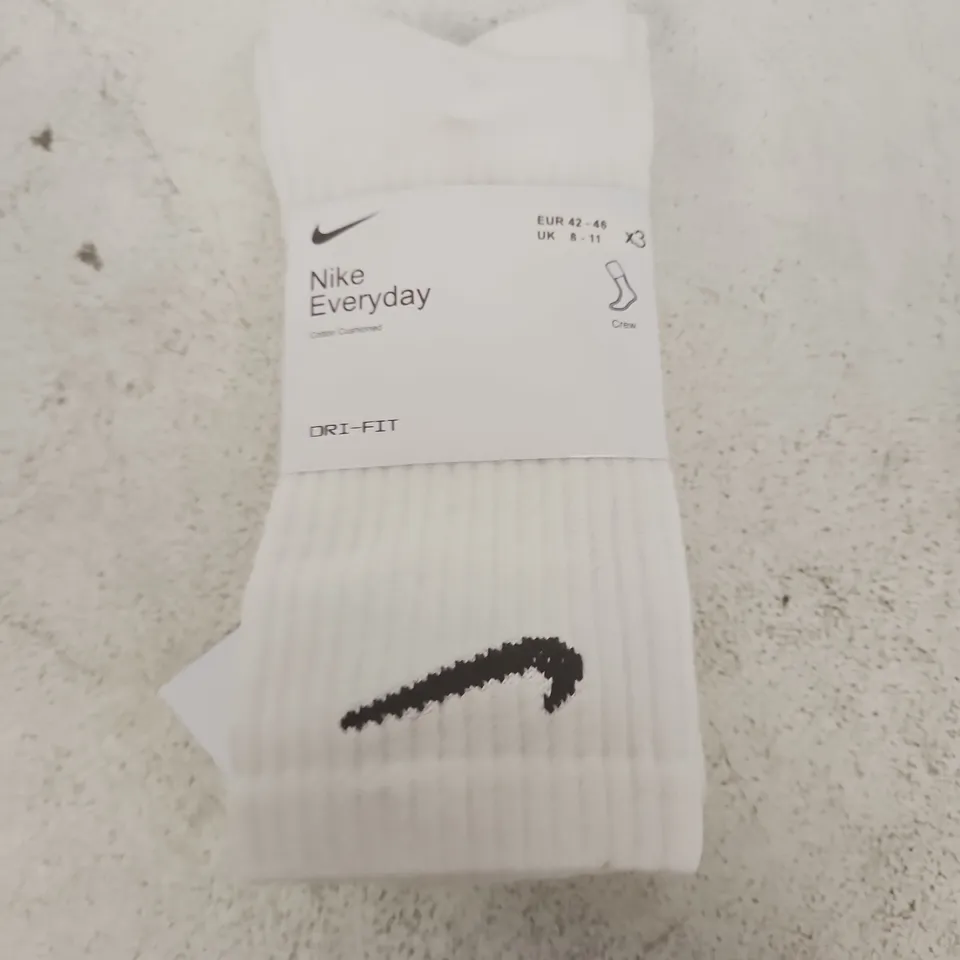 NIKE EVERYDAY CREW SOCKS – DRI-FIT, MEN'S UK 8-11 (EU 42-46)