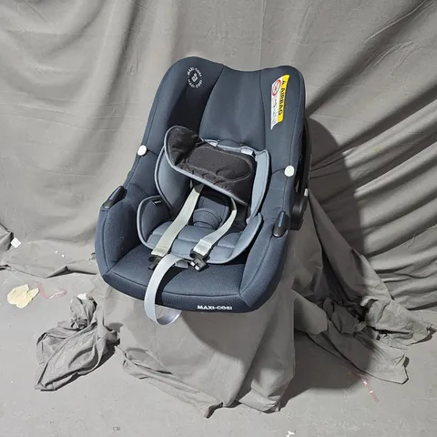 MAXI-COSI INFANT CAR SEAT WITH BASE – NAVY FABRIC