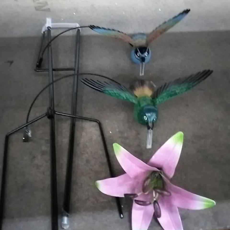 BOXED HOME2GARDEN HUMMINGBIRD WINDSPINNER