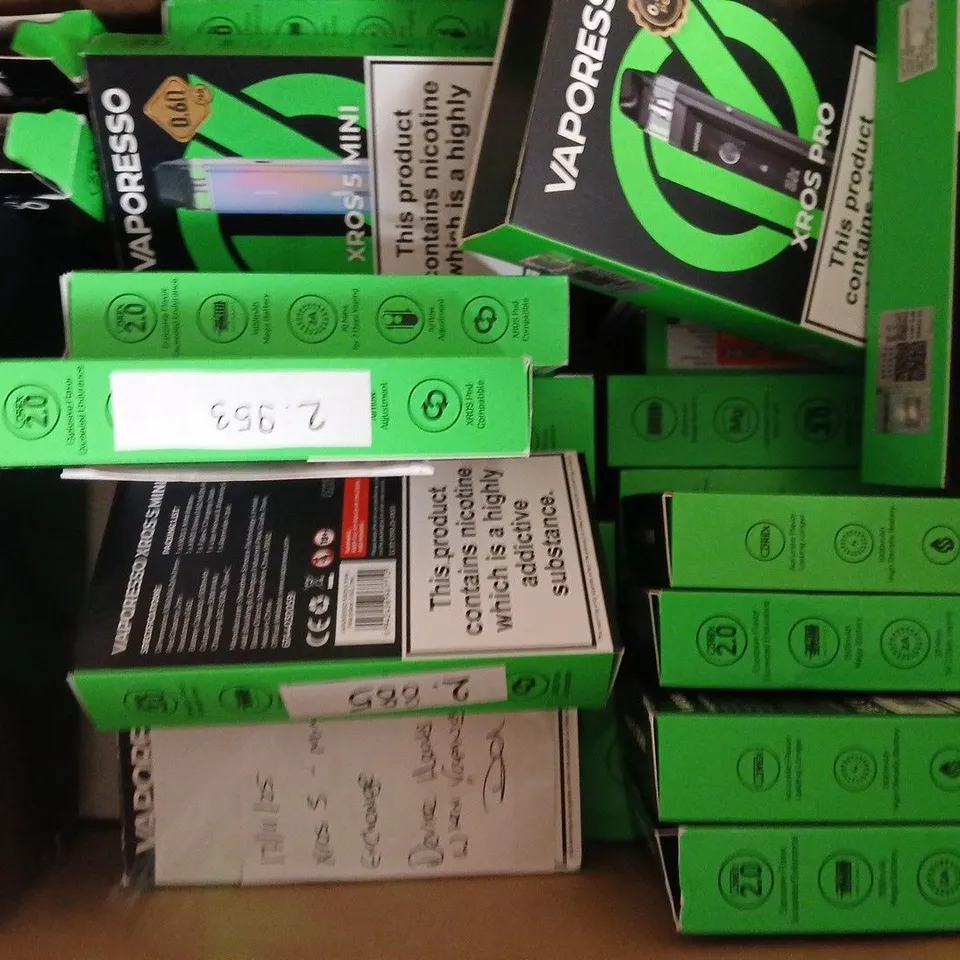 APPROXIAMTELY 15 ASSORTED VAPING PRODUCTS TO INCLUDE VAPORESSO, ETC - COLLECTION ONLY