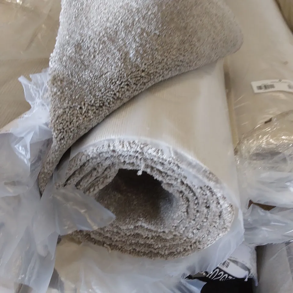ROLL OF QUALITY ULTIMATE EXPRESSIONS TAUPE CARPET // SIZE: APPROX 4 X 2.99m
