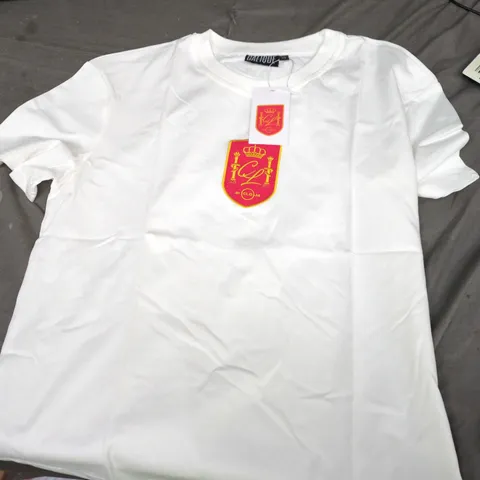 WHITE T-SHIRT WITH CREST EMBLEM – ATTACHED TAGS