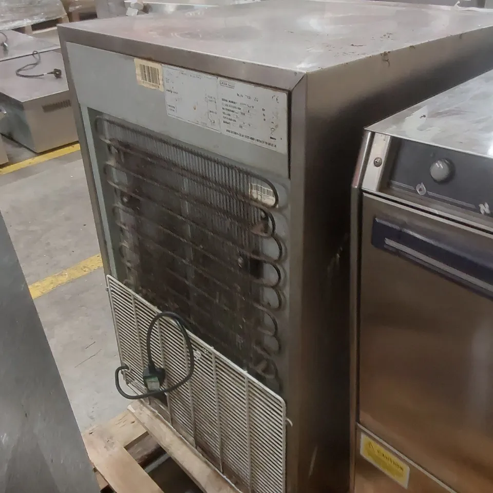 CATER-COOL CK200RSS 170 LITRE UNDER COUNTER FRIDGE - STAINLESS