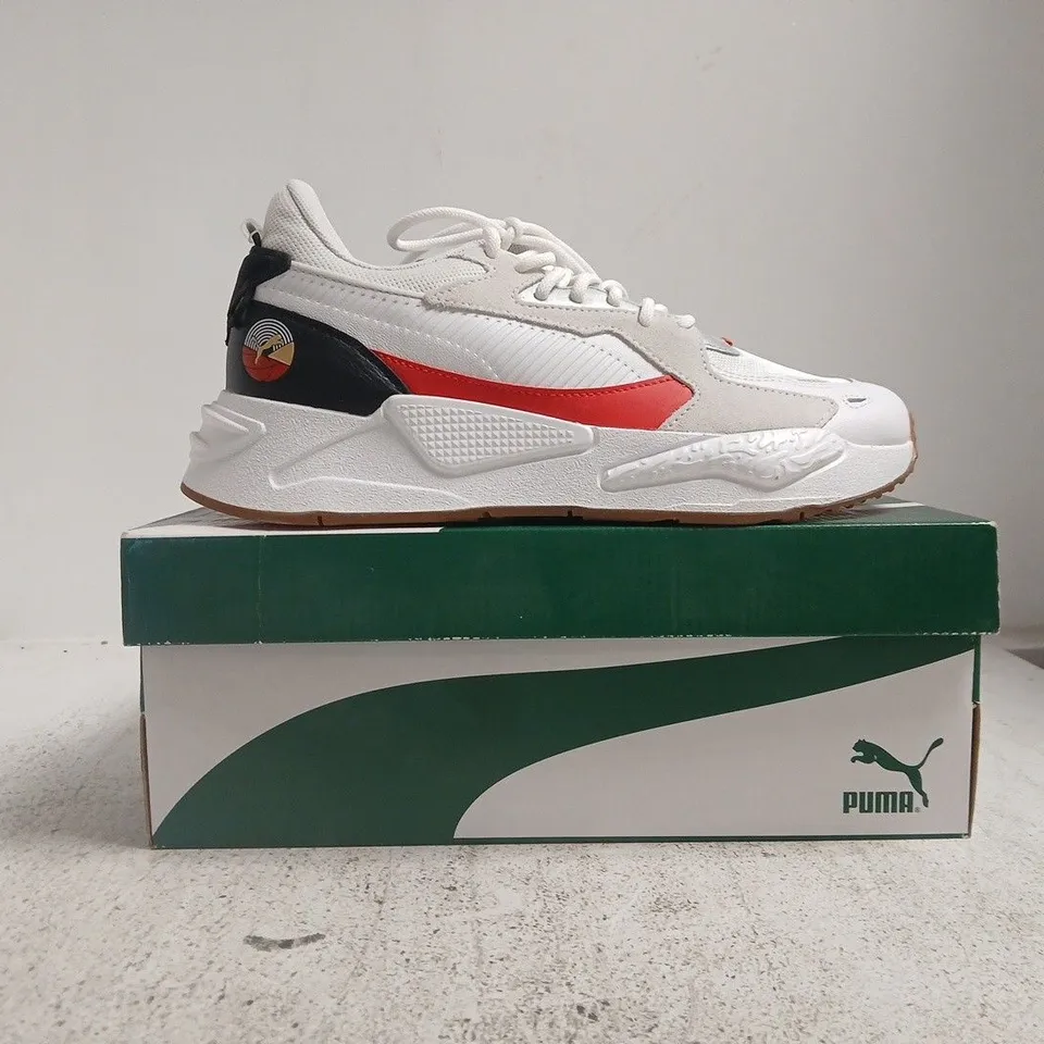 BOXED PAIR OF PUMA RS-Z AS TRAINERS IN WHITE/BLACK/RED SIZE UK 7