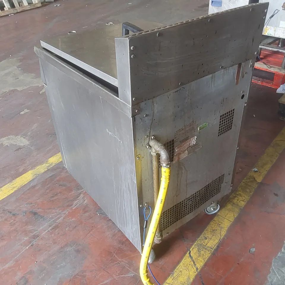 FALCON DOMINATOR G2860 COMMERCIAL TWIN BASKET GAS FRYER