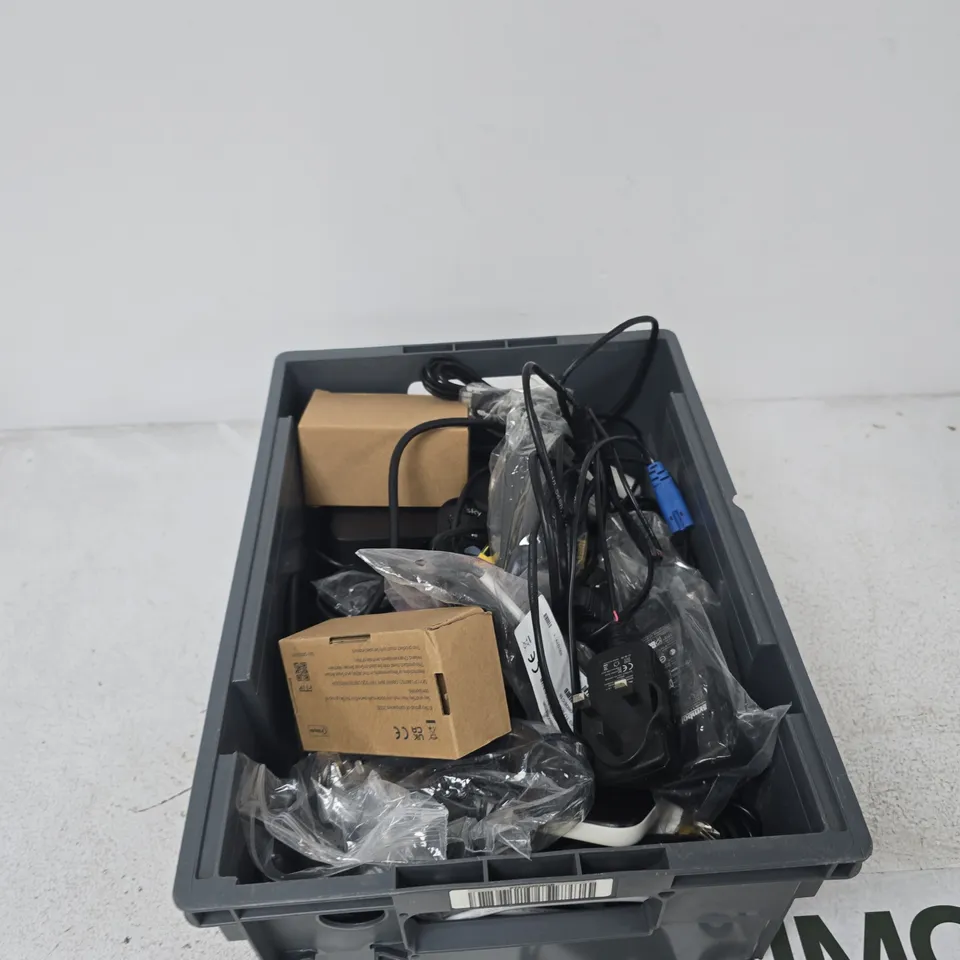 TOTE OF APPROXIMATELY 12 ASSORTED ITEMS TO INCLUDE: WIRELESS LOGI MOUSE