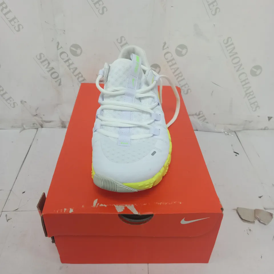 BOXED NIKE WOMENS FREE METCON 5 TRAINING SHOE SIZE 6.5