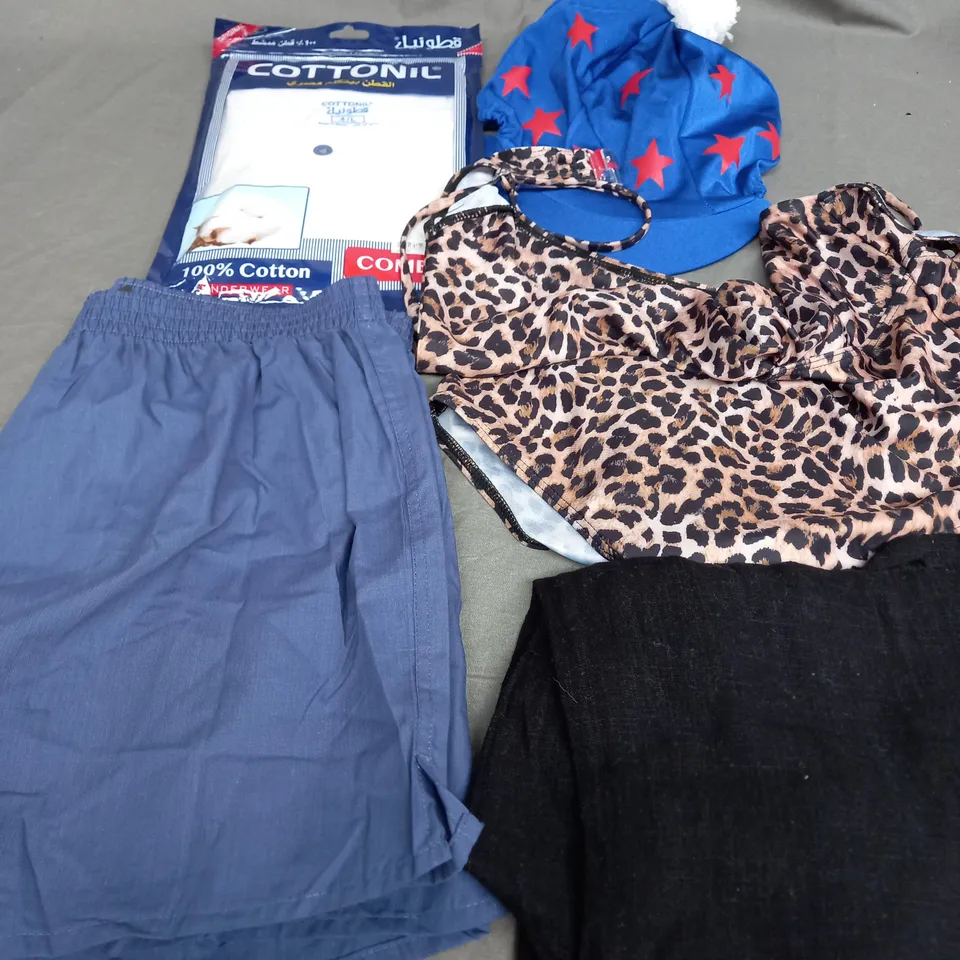 BOX OF APPROXIMATELY 25 ASSORTED CLOTHING ITEMS TO INCLUDE - HAT , SHORTS , SWINSUIT ETC