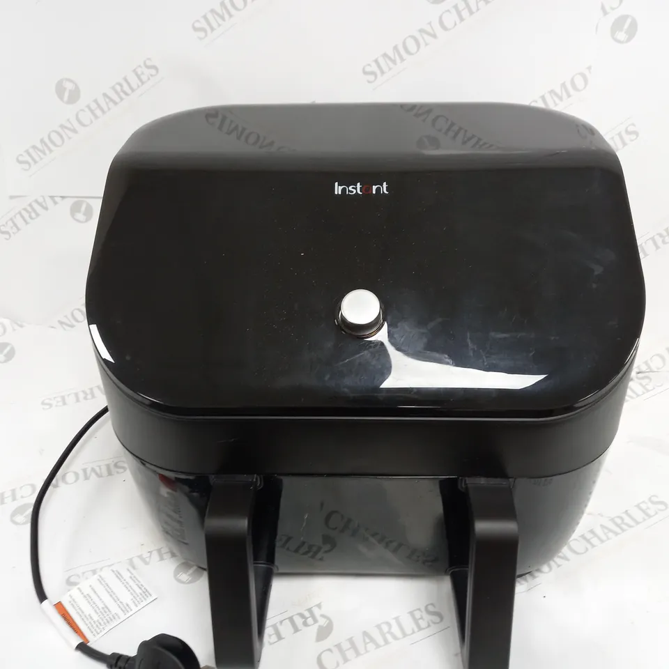 BOXED INSTANT VORTEX PLUS VERSAZONE AIR FRYER 