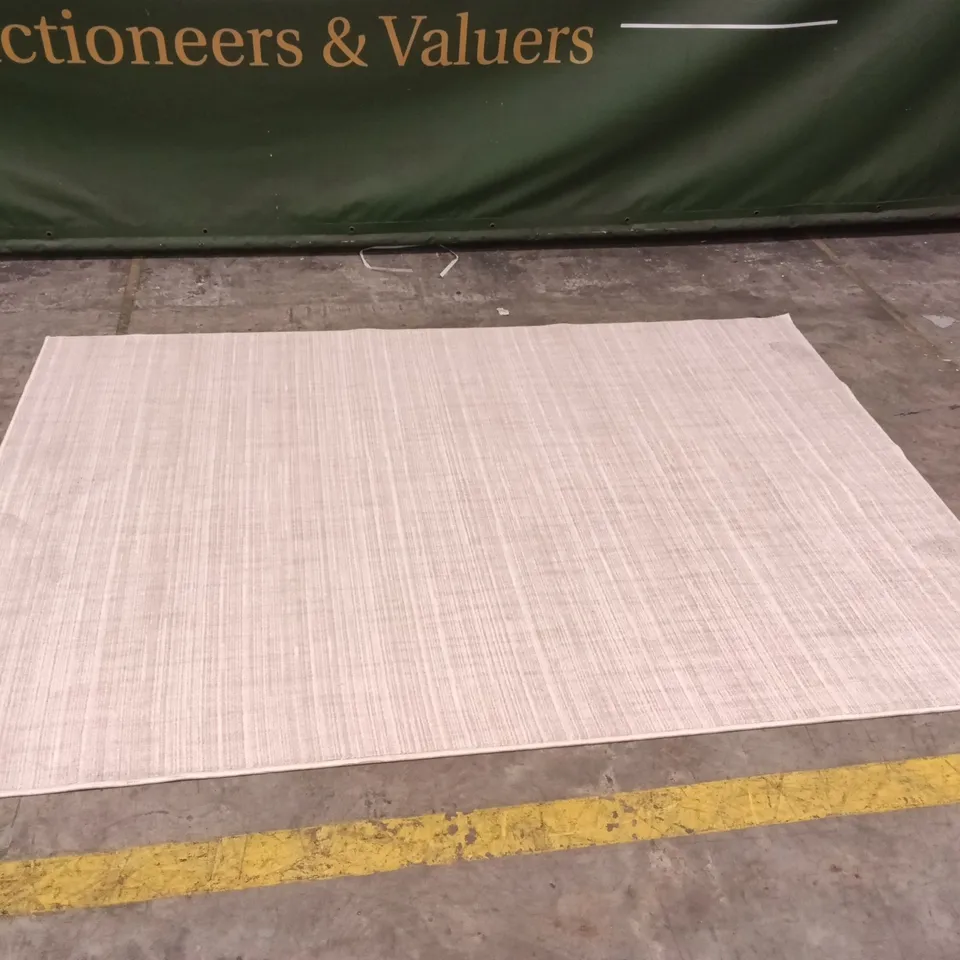 QUALITY DESIGNER AREA RUG - APPROXIMATELY 228CM X 160CM