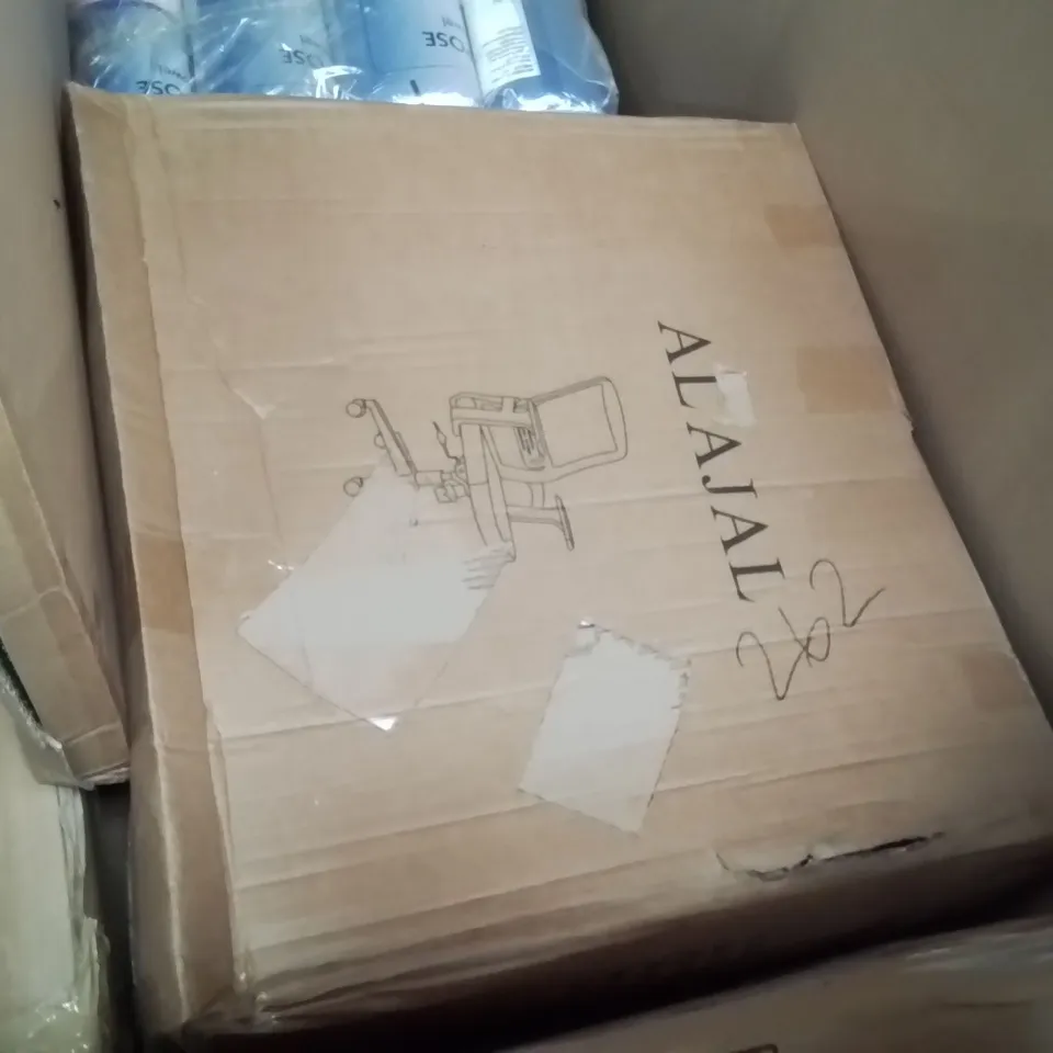 PALLET OF ASSORTED ITEMS TO INCLUDE: BOXED OFFICE/GAMING CHAIRS, COMFEE' ANGLED COOKED HOOD, AUDIO TURNTABLE, IRONING BOARD ECT