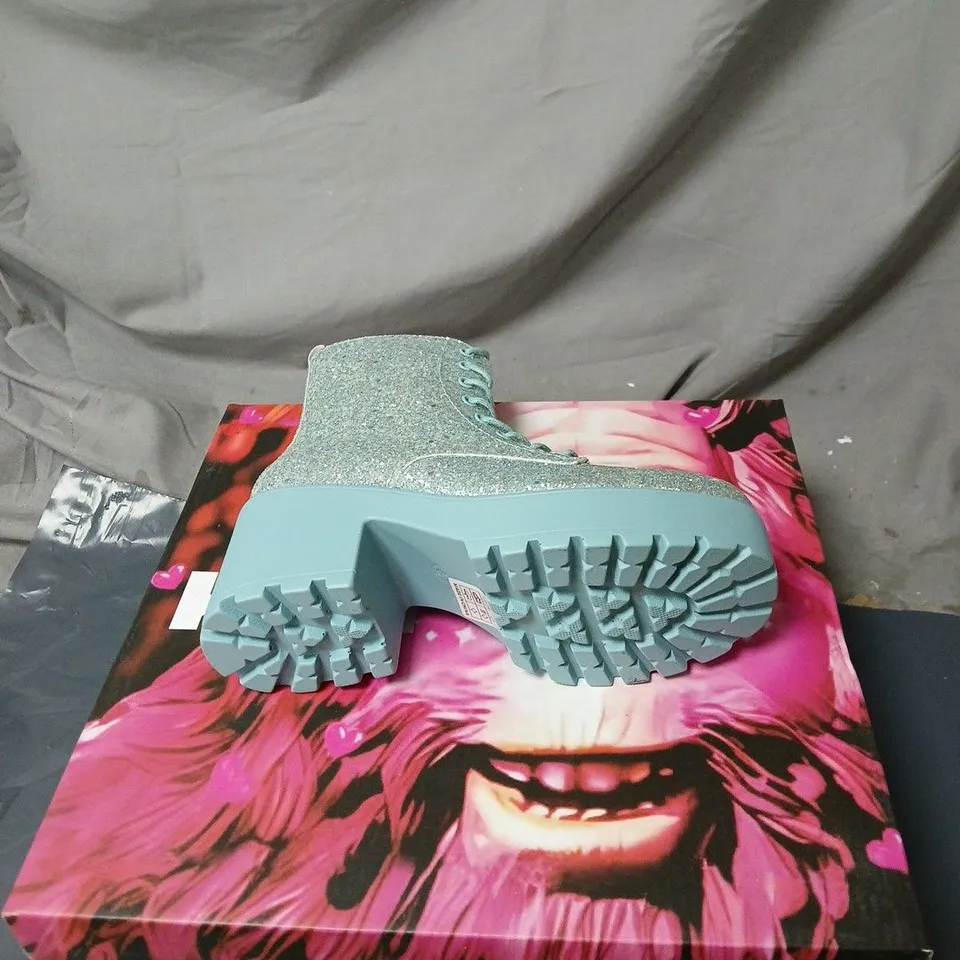 KOI PLATFORM BLUE GLITTER BOOTS BOXED SIZE 3