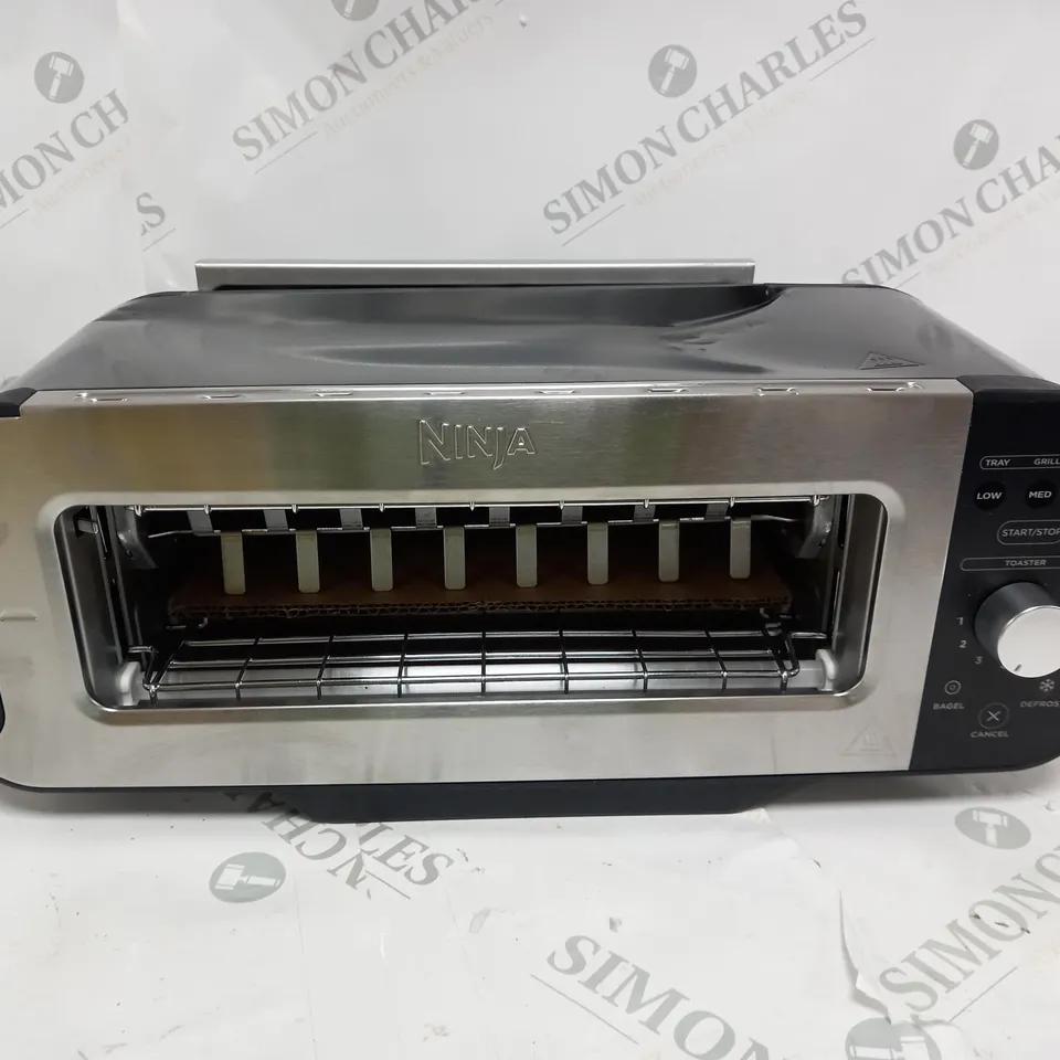 BOXED NINJA 2 IN 1 TOASTER & GRILL ST100UK