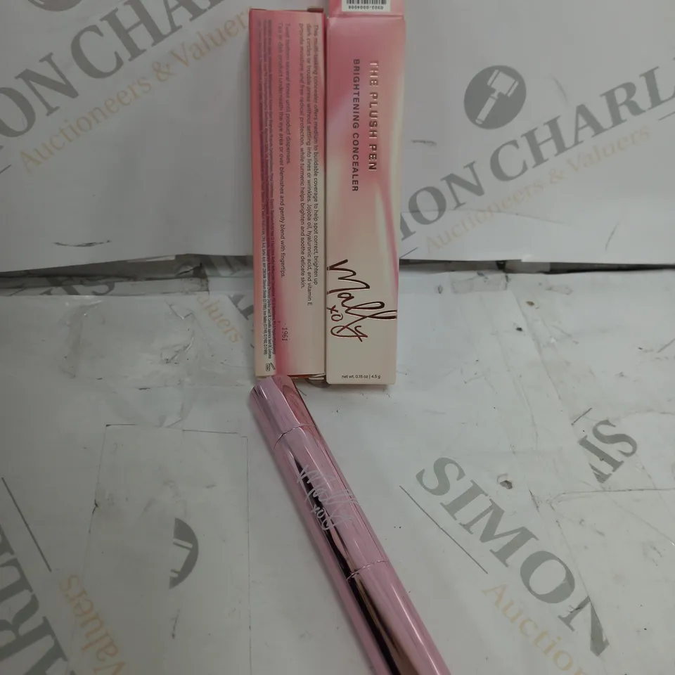 2 X MALLY THE PLUSH PEN BRIGHTENING CONCEALERIN LIGHT