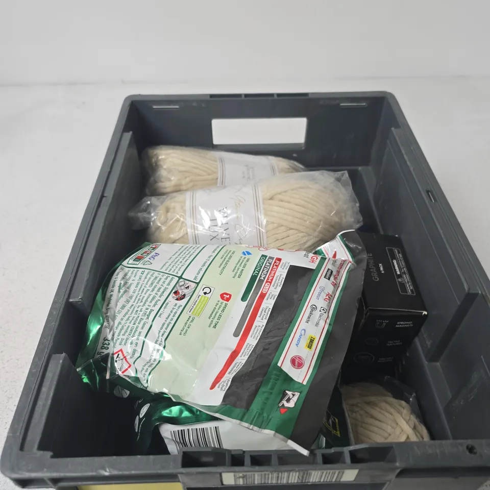BOX OF APPROXIMATELY 8 ASSORTED HOUSEHOLD ITEMS INCLUDING ONO SIGNETS AND FAIRY DISHWASHER TABLETS
