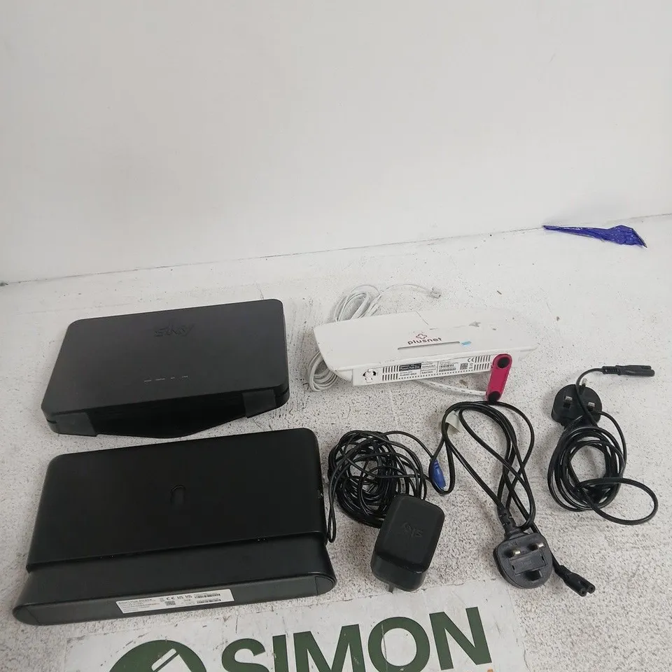 TOTE OF APPROXIMATELY 6 ASSORTED ITEMS INCLUDING A PLUSNET HUB ONE, AN EE SMART HUB SH30A AND A SKY WIFI ROUTER SR203