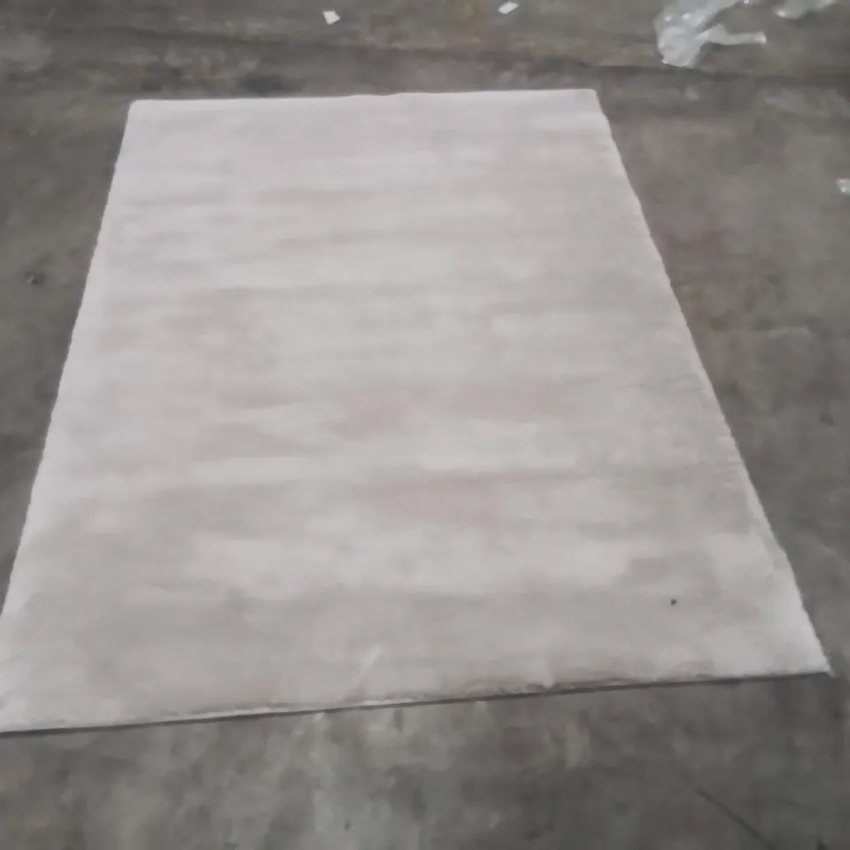 QUALITY DESIGNER AREA RUG - APPROXIMATELY 170X120CM