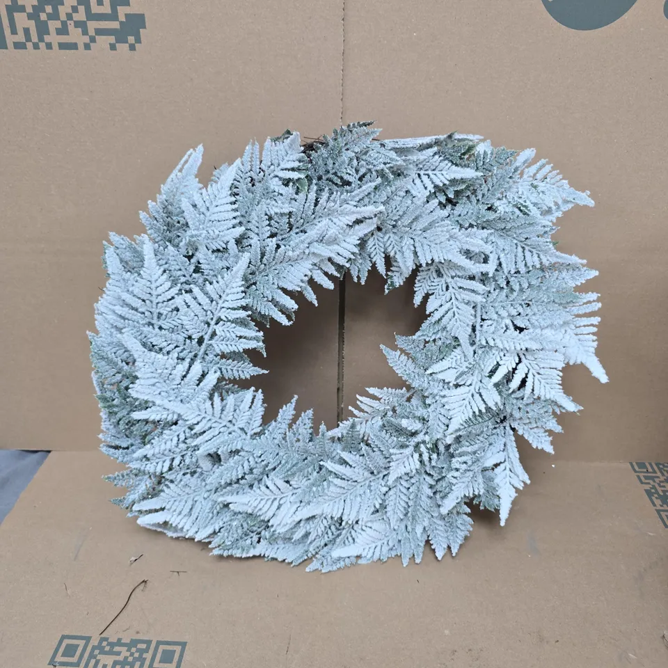 BOX OF 2 GISELA GRAHAM CHRISTMAS DOOR WREATHS