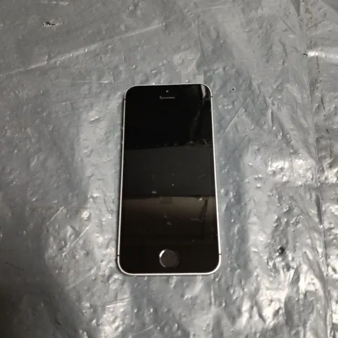 APPLE IPHONE SE (1ST GEN) 4-INCH – SILVER, WITH BOX