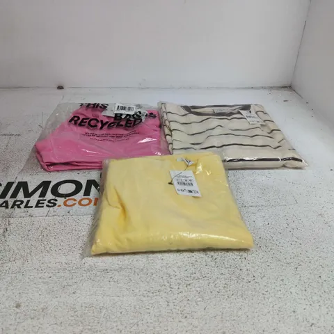 BOX OF APPROXIMATELY 20 ASSORTED CLOTHING ITEMS TO INCLUDE CROPPED FIT LONG SLEEVE, HAVEN COWL NECK MINI DRESS ETC