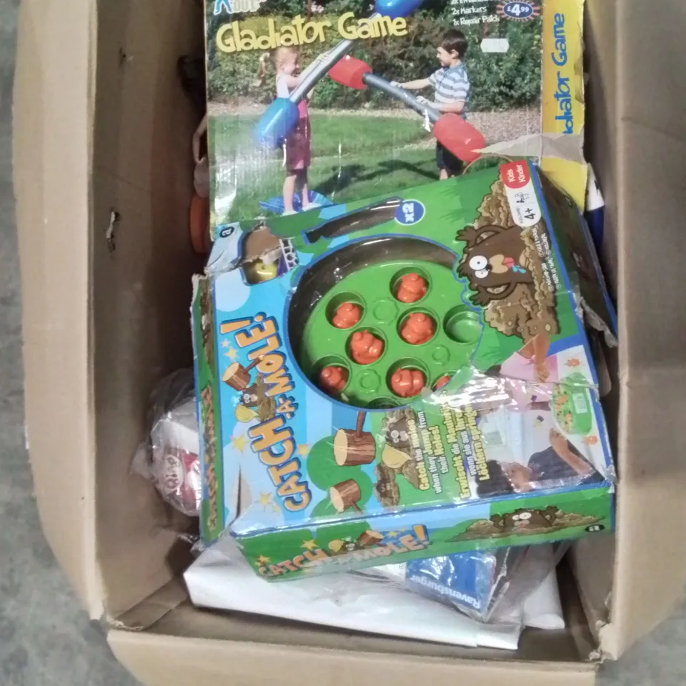 BOX CONTAINING LARGE AMOUNT OF CHILDREN'S TOYS