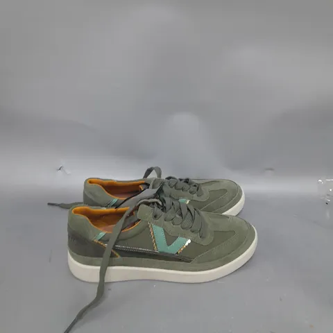 VIONIC MYLIE TRAINERS KHAKI - SIZE 4.5