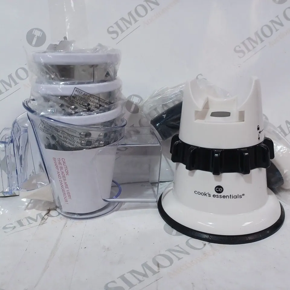 COOKS ESSENTIALS GRATRER AND SLICER