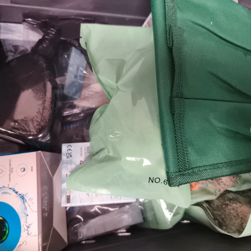 APPROXIMATELY 10 ASSORTED HOUSEHOLD ITEMS TO INCLUDE PROFESSIONAL HARDWARE TOOLS, FLAPPY BIRD CAT TOY, SNOW REMOVAL DEVICE, ETC