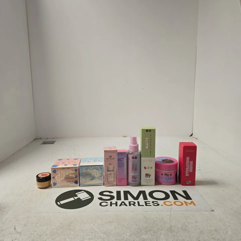 ASSORTED HEALTH & BEAUTY MAKE-UP & SKINCARE ITEMS IN PINK BOX (CONTENTS SHOWN)