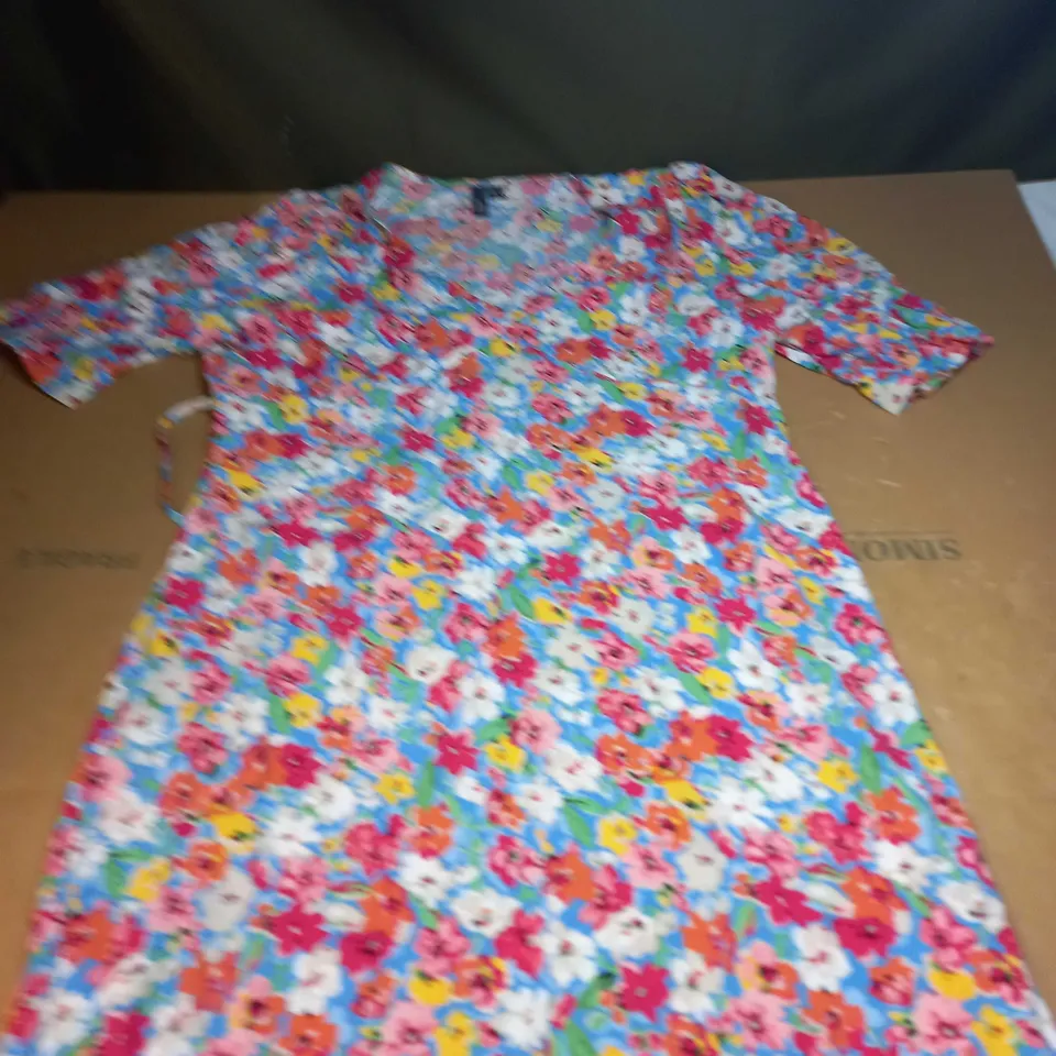 WOMENS FLORAL PATTERN SUMMER DRESS SIZE 16