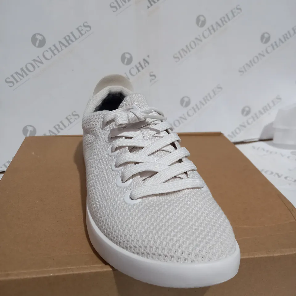 BOXED ALLBIRDS KAIKOURA WHITE SIZE - UK 7