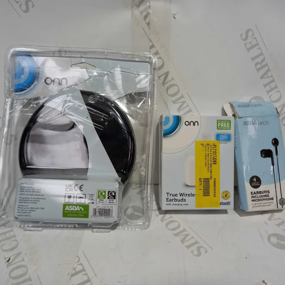 LOT OF APPROXIMATELY 10 ASSORTED HOUSEHOLD ITEMS TO INCLUDE ONN PERSONAL CD PLAYER, ONN TRUE WIRELESS EARBUDS, ASDA TECH EARBUDS INCLUDING MIROPHONE, ETC