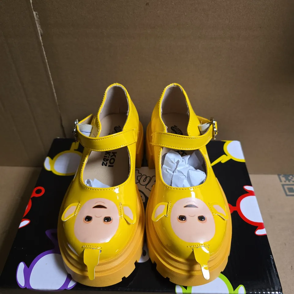 BOXED PAIR OF KOI LA LA TELETUBBIES KIDZ MARY JANES – YELLOW, UK 11