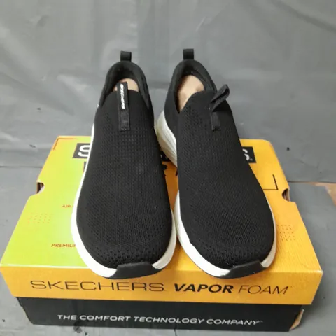 SKECHERS VAPOUR FOAM TRAINERS - BLACK - SIZE 5