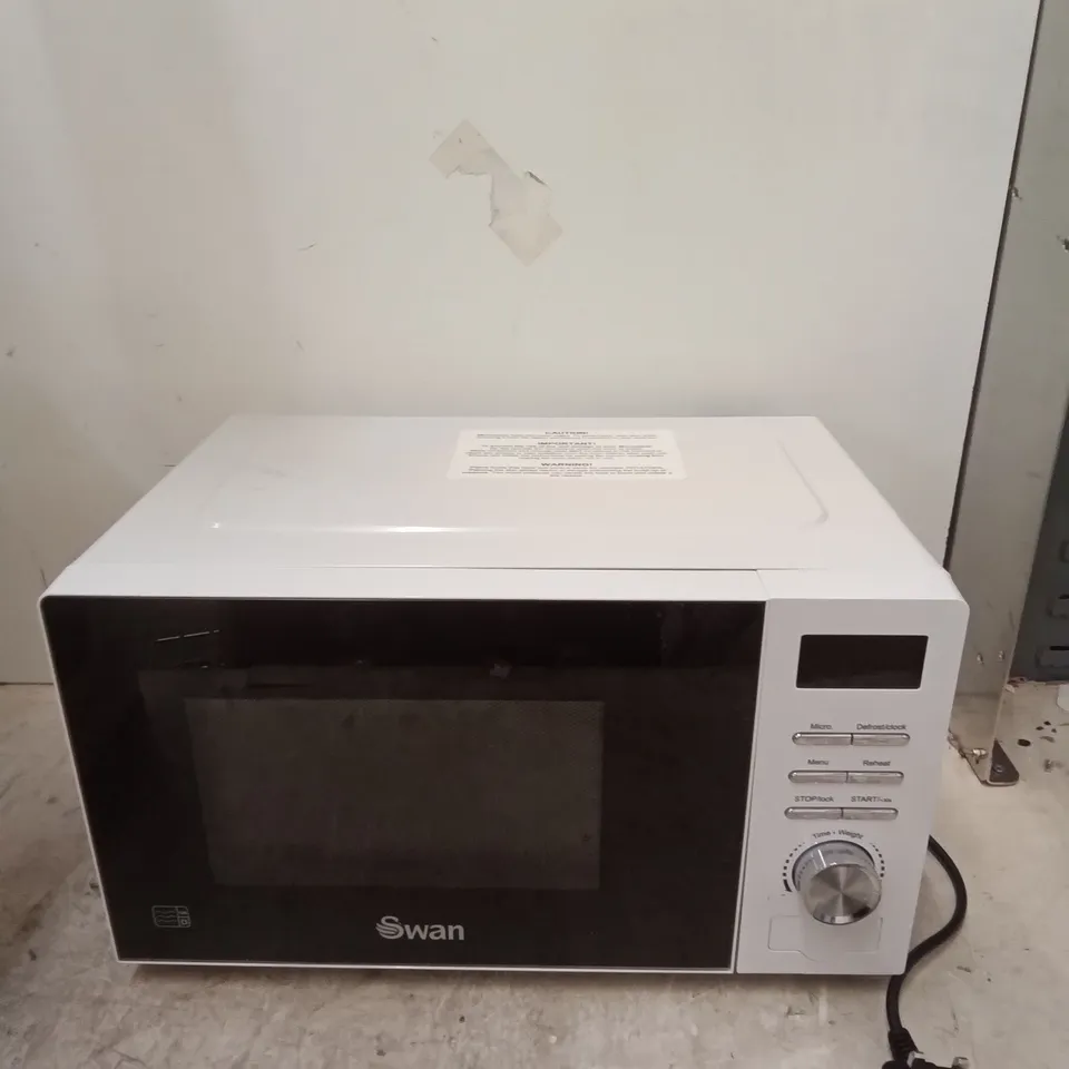 BOXED SWAN 20L 700W DIGITAL MICROWAVE - WHITE RRP £54