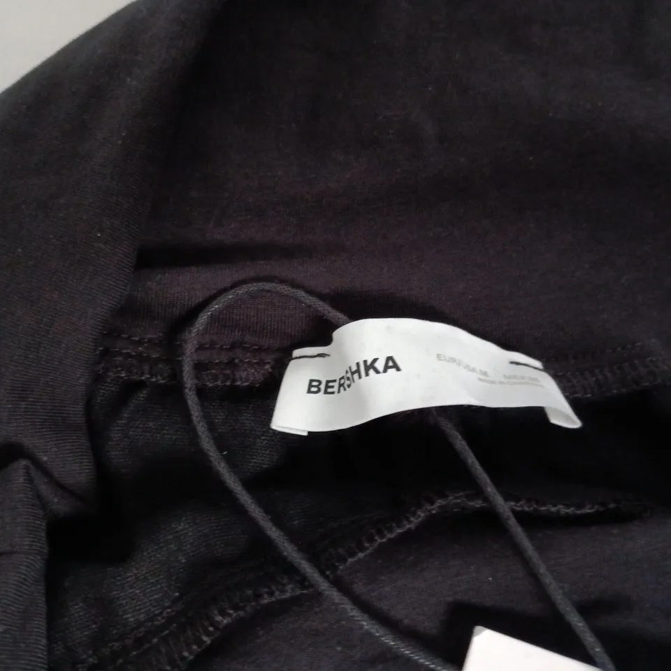 BERSHKA BLACK PANTS – MEDIUM (EU M)